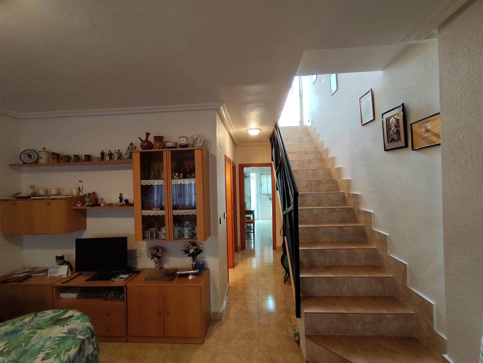 DUPLEX FOR SALE WITH THREE BEDROOMS AND TWO FULL BATHROOMS INDEPENDENT KITCHEN TWO PATIOS ONE DOWNST