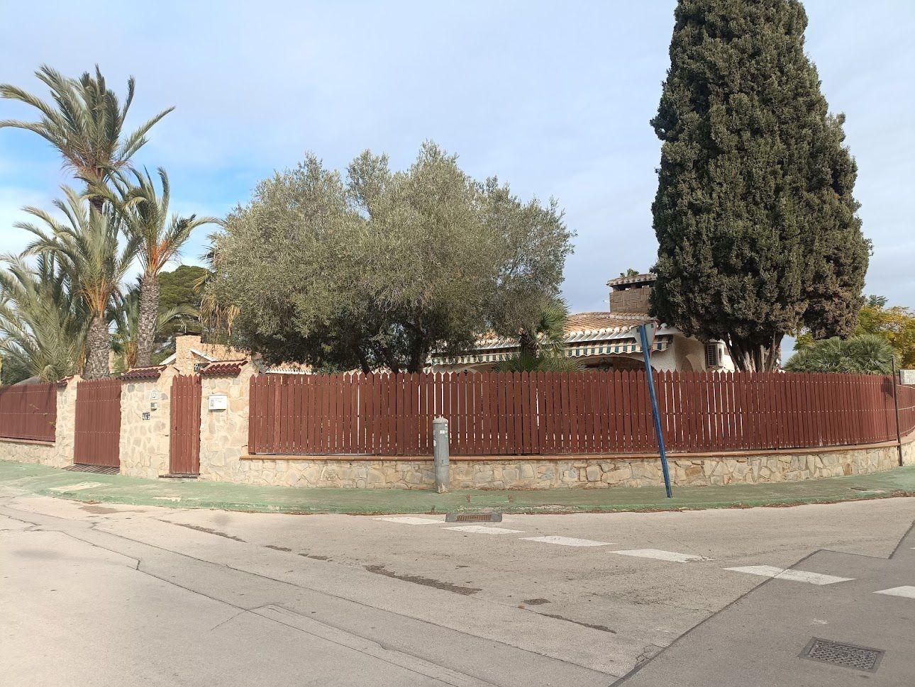 Bathroom in villa for sale in Orihuela Costa