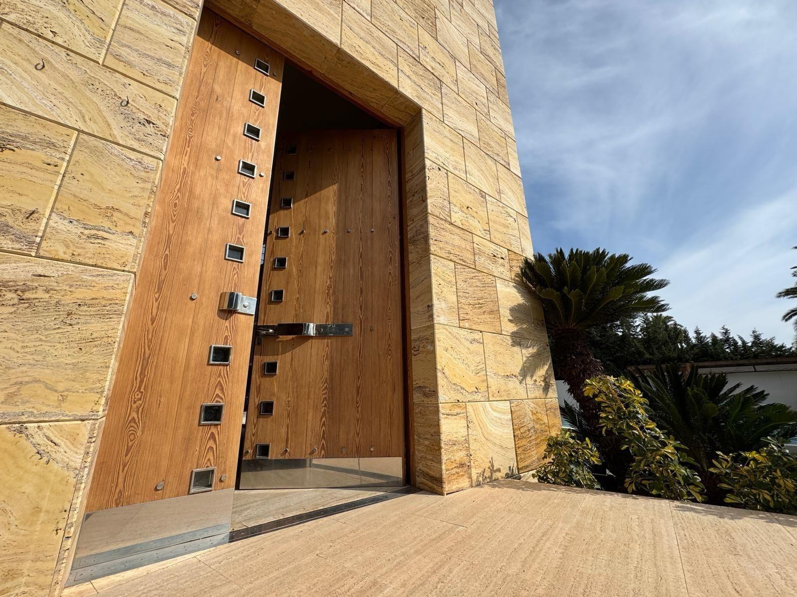 Exterior view in villa for sale in Orihuela Costa