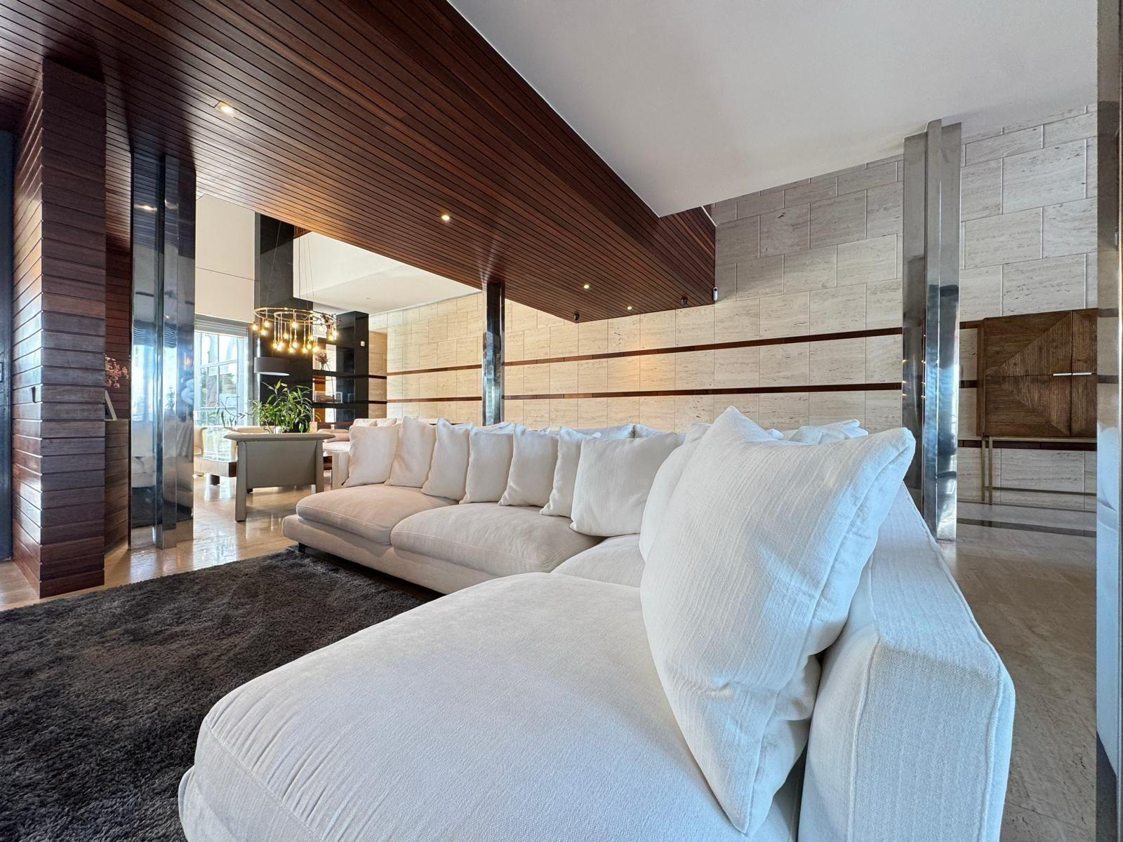 Dining area in villa for sale in Orihuela Costa