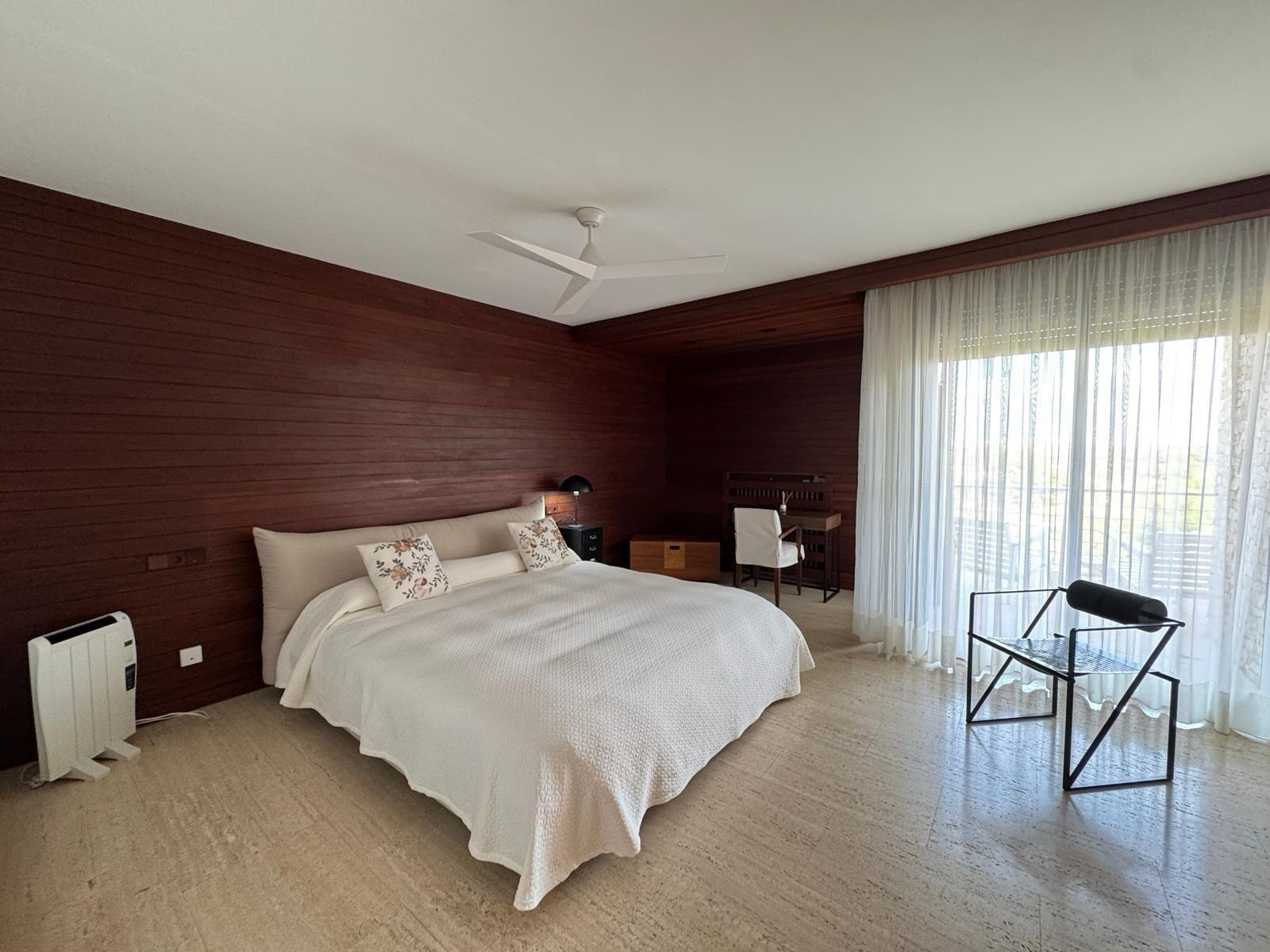 Dining area in villa for sale in Orihuela Costa