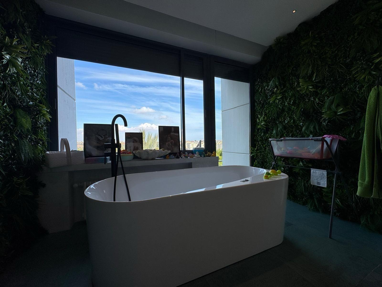 Bathroom in villa for sale in Orihuela Costa