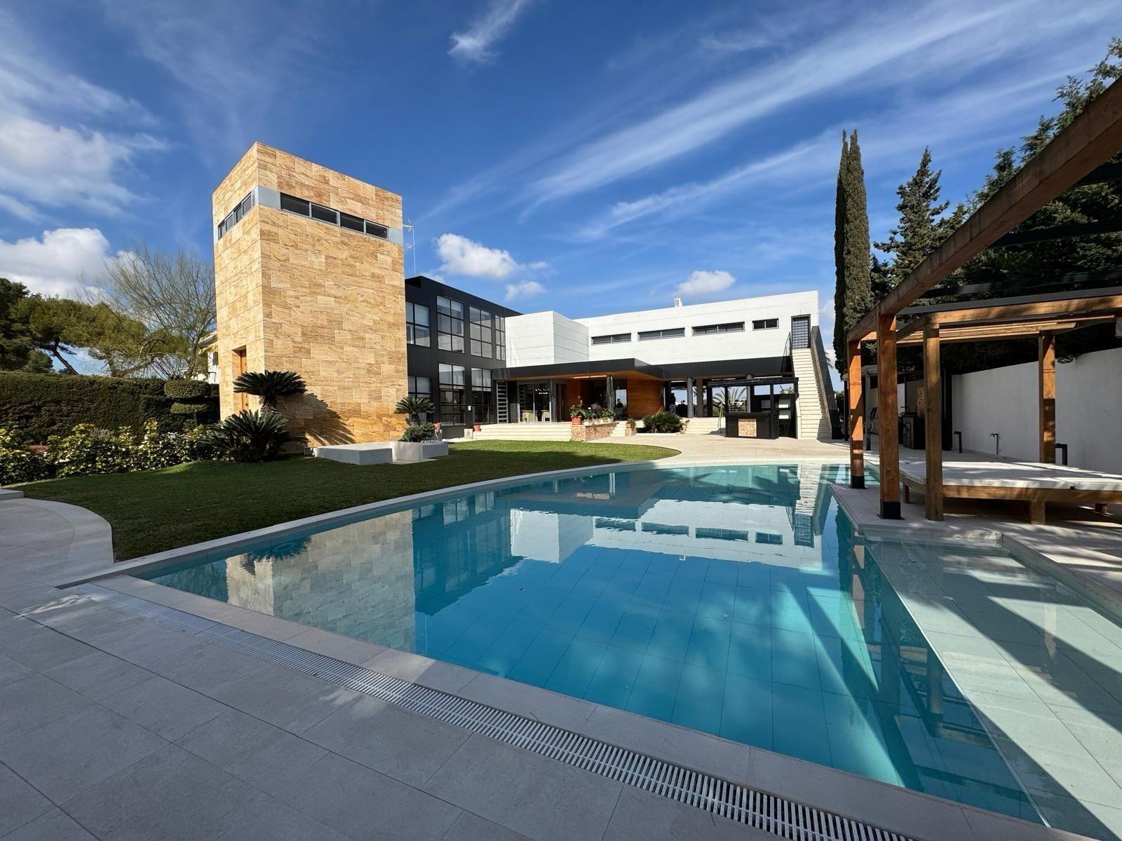 Pool area in villa for sale in Orihuela Costa