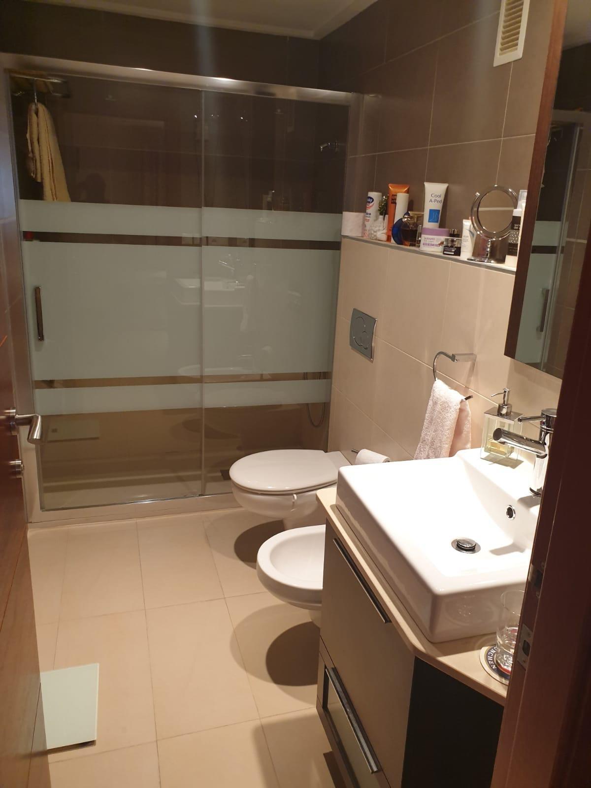 Discover this magnificent apartment located in Torrevieja, specifically in the coveted area of Las P