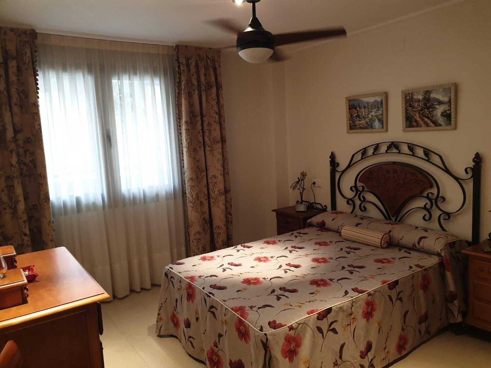 Discover this magnificent apartment located in Torrevieja, specifically in the coveted area of Las P