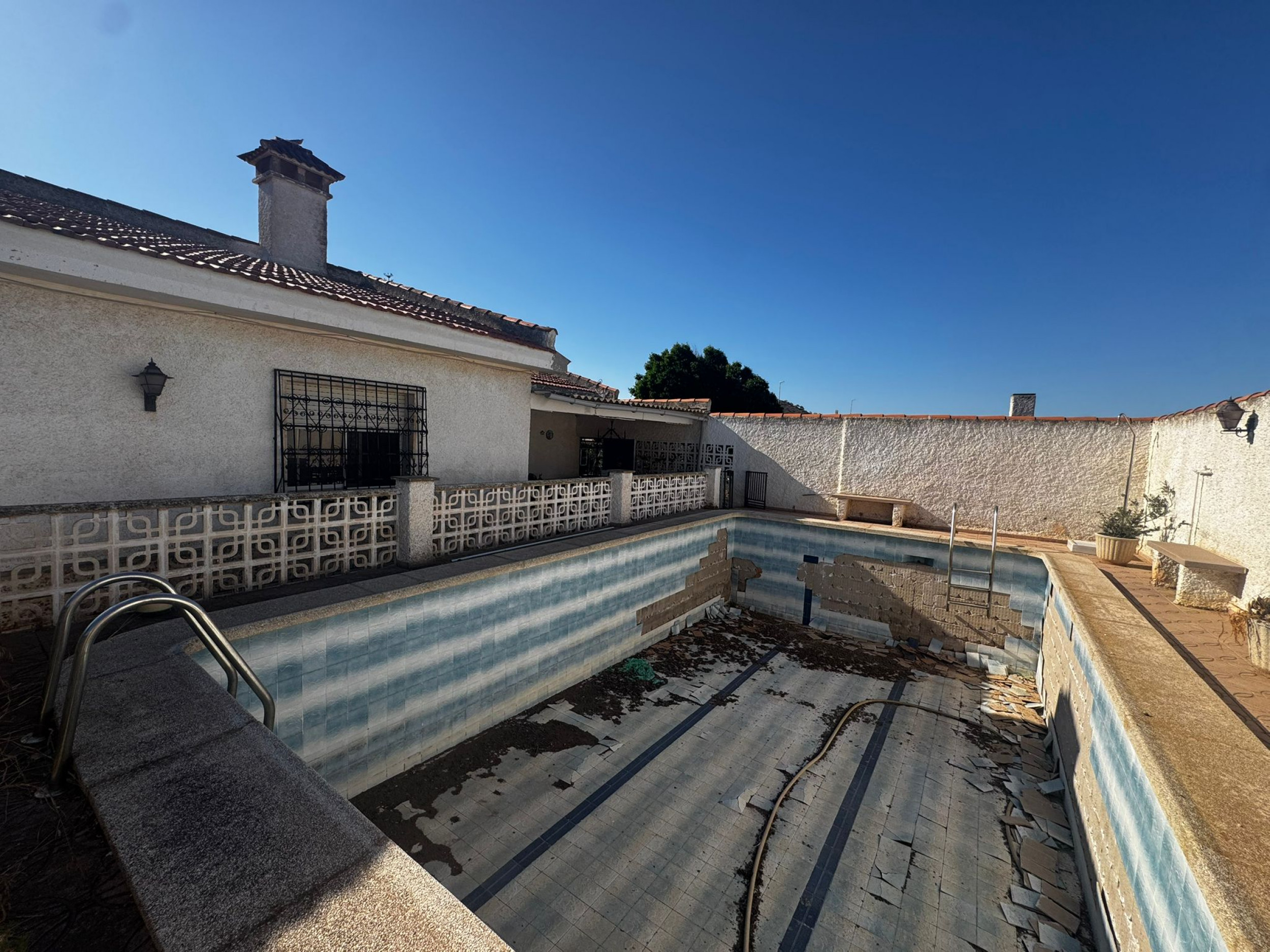 Exterior view in villa for sale in Cartagena
