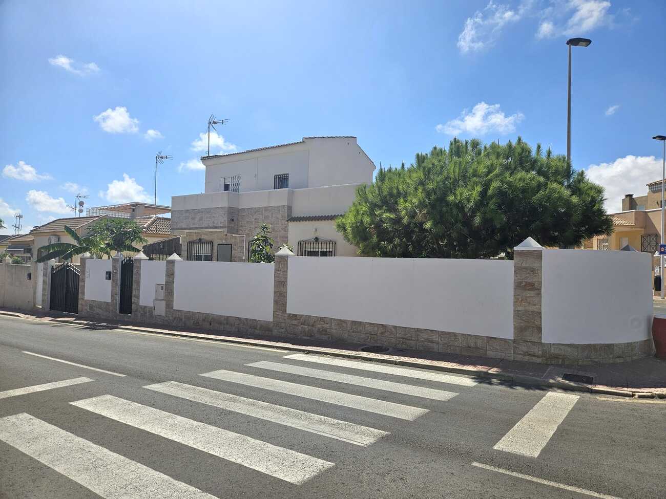 Garden in villa for sale in Torrevieja