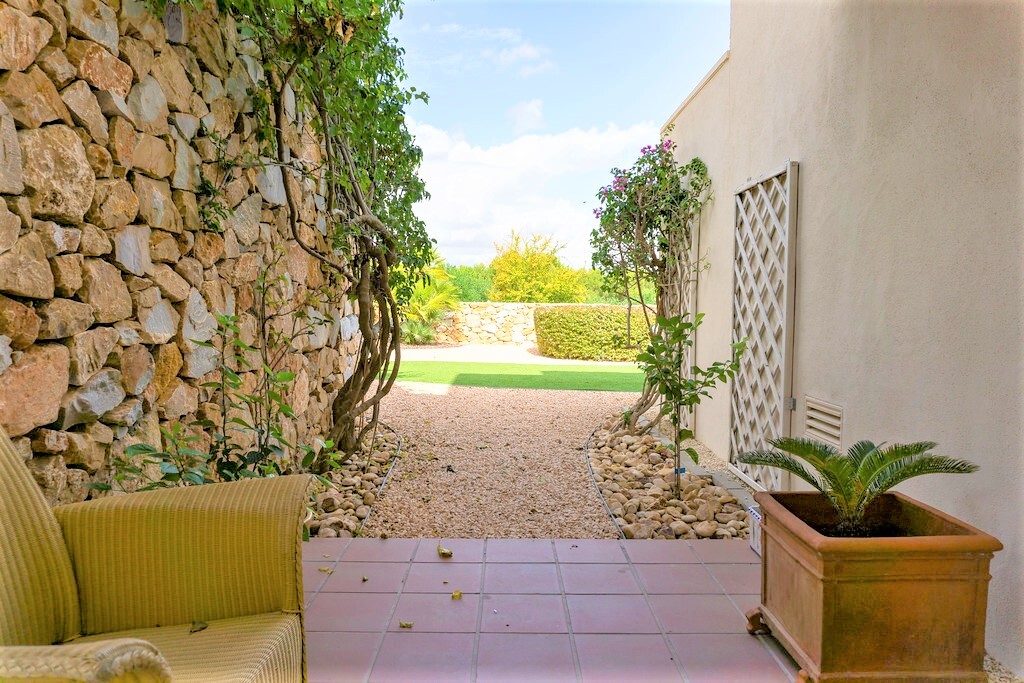 Dining area in villa for sale in Las Colinas Golf