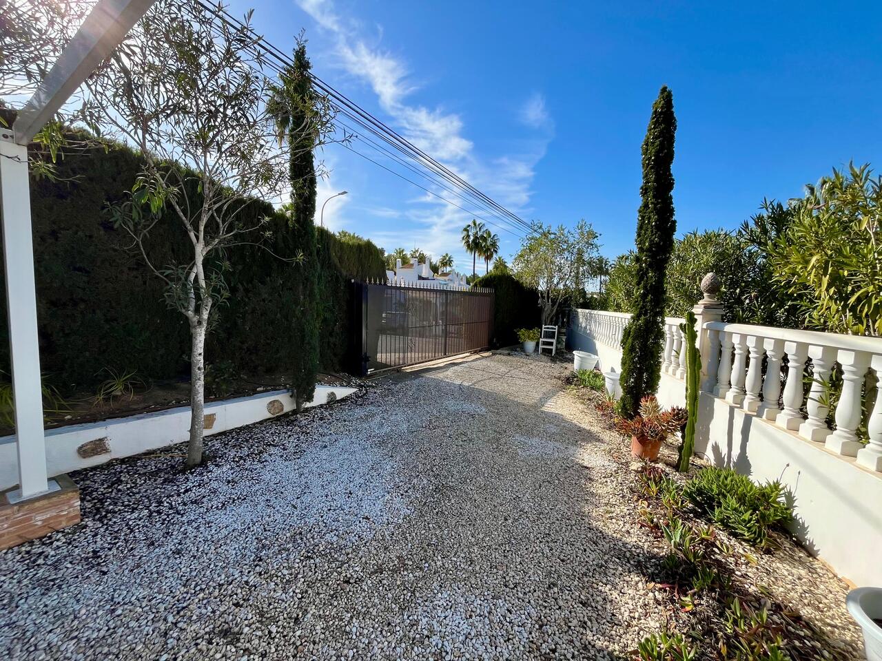 Terrace in villa for sale in Villamartin