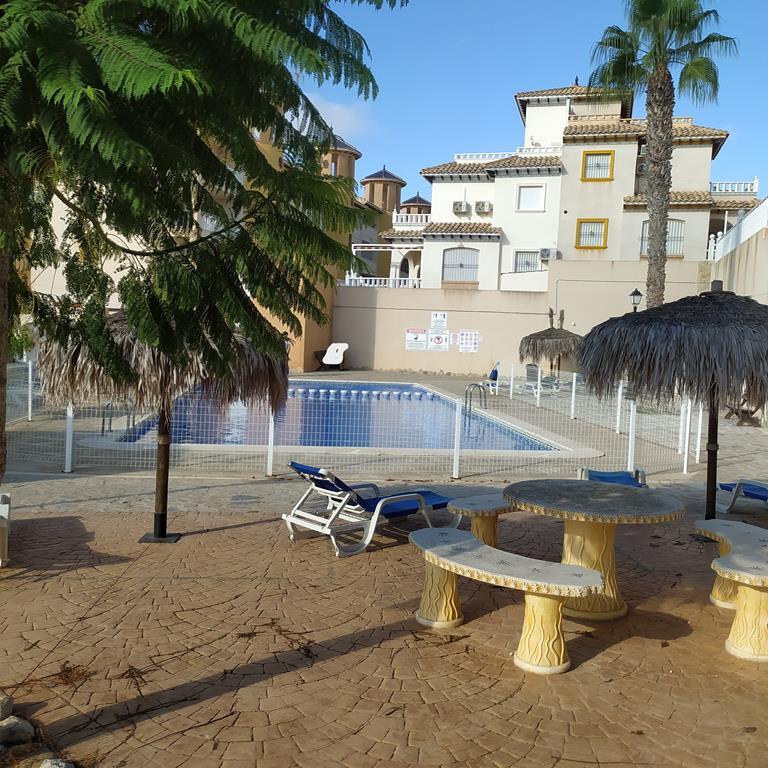 Garden in apartment for sale in Orihuela Costa