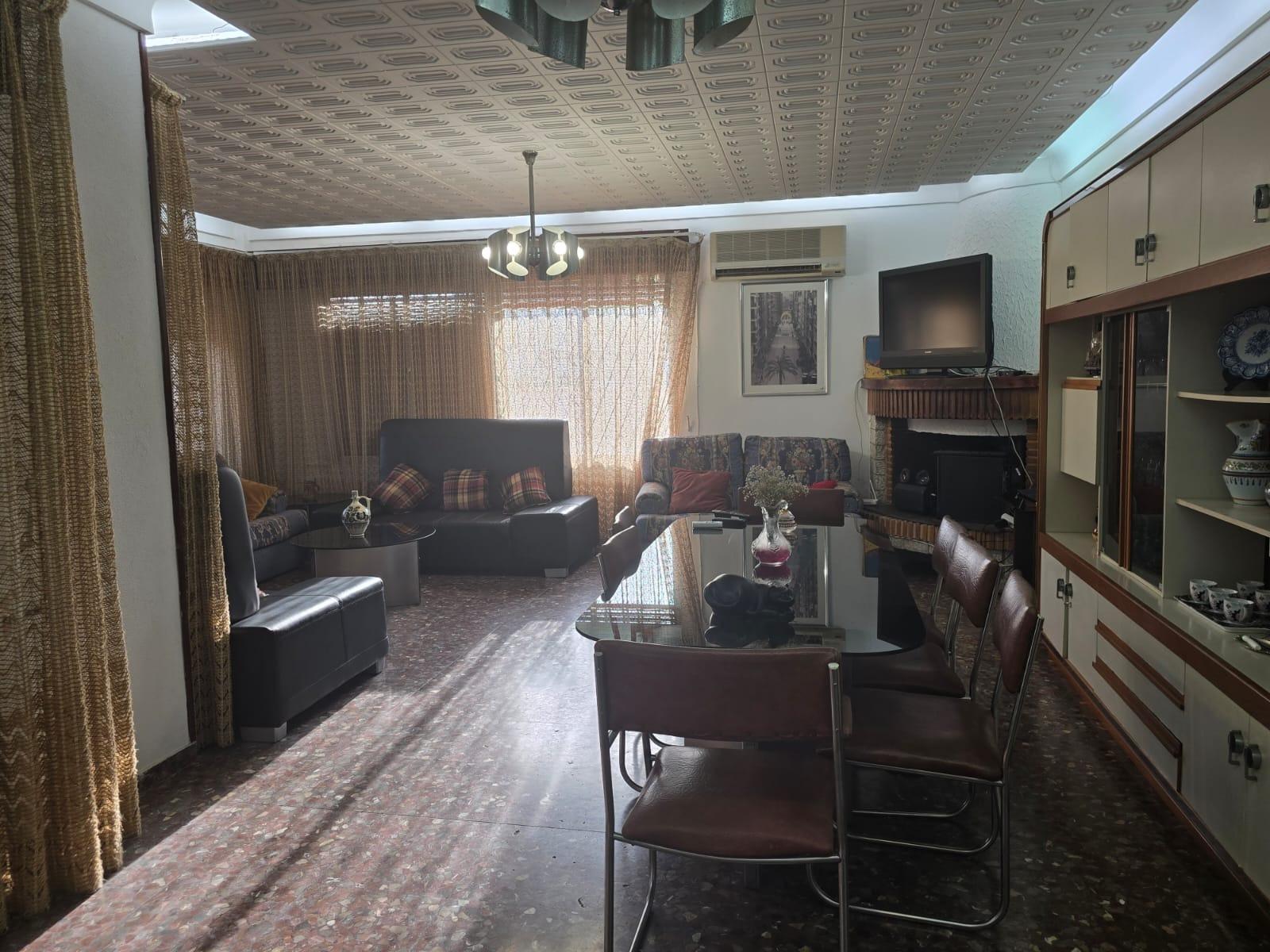 Dining area in villa for sale in Orihuela Costa