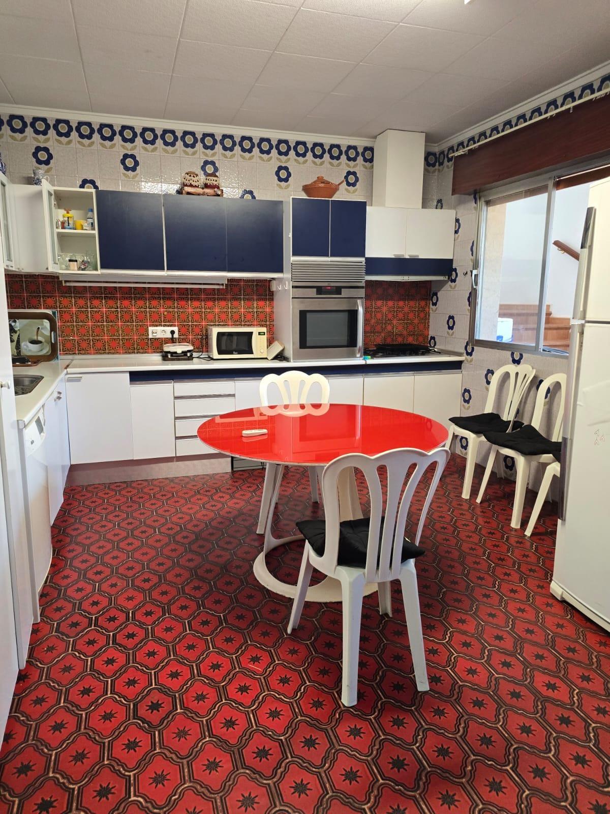 Kitchen in villa for sale in Orihuela Costa