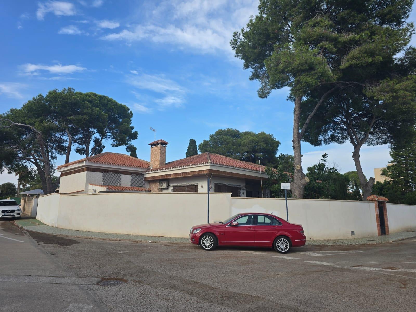 Bedrooms: 7, Bathrooms: 4, Villa in Orihuela Costa, Alicante, Spain