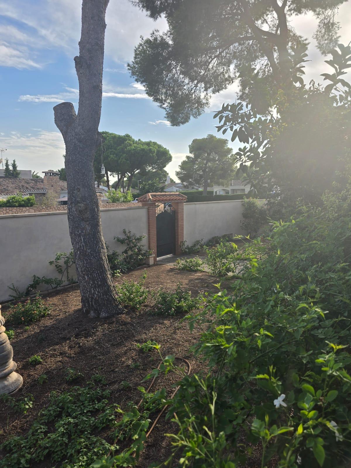 Dining area in villa for sale in Orihuela Costa