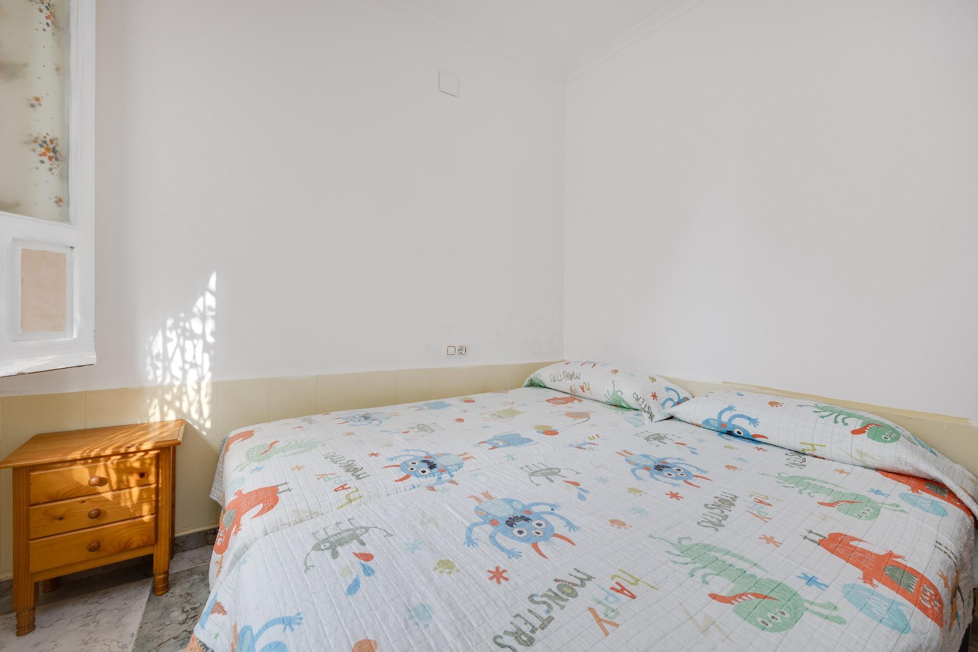 Master bedroom in apartment for sale in Torrevieja