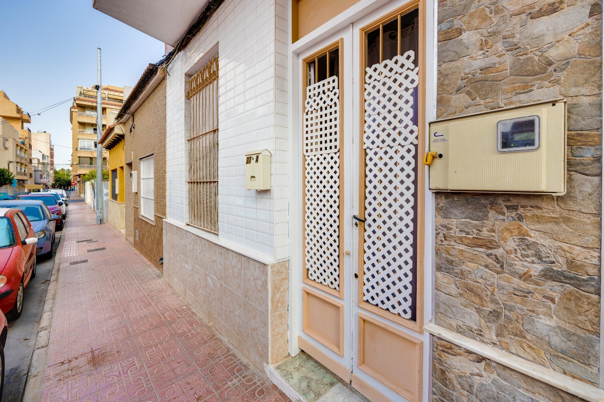 Bedrooms: 3, Bathrooms: 2, Apartment in Torrevieja, Alicante, Spain