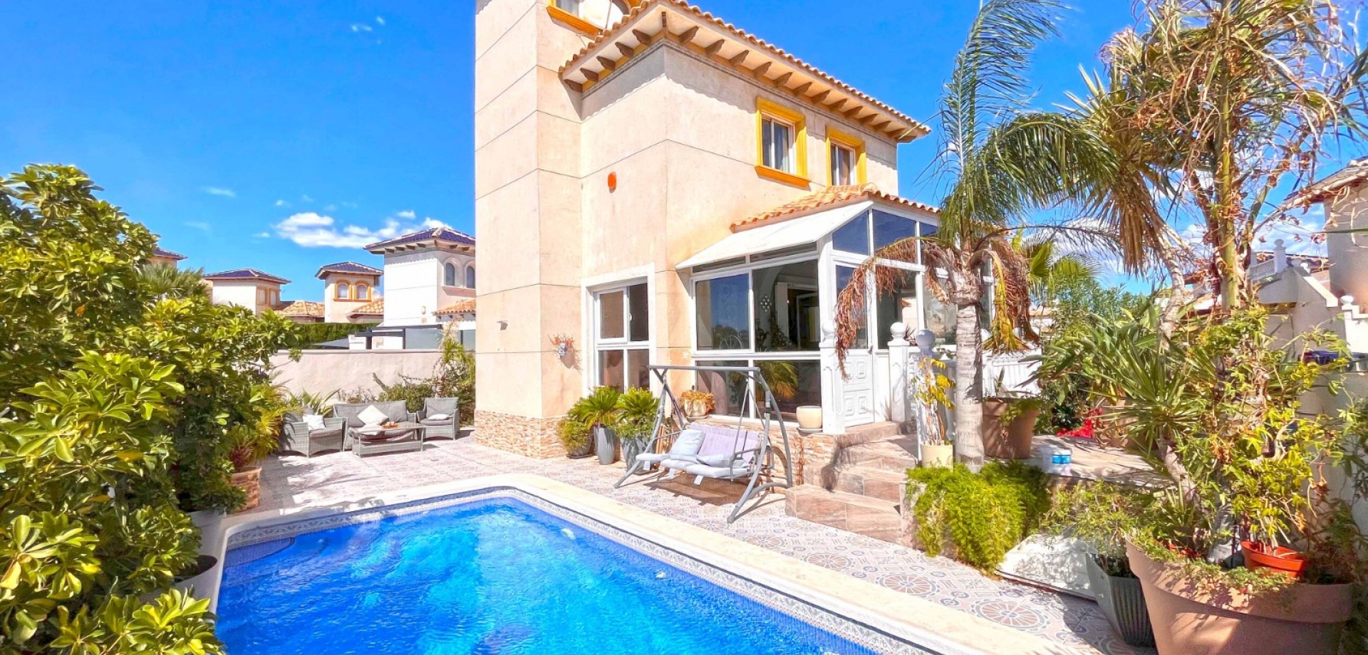 This exquisite 4-bedroom, 3-bathroom detached villa is situated at the end of a quiet cul-de-sac, of