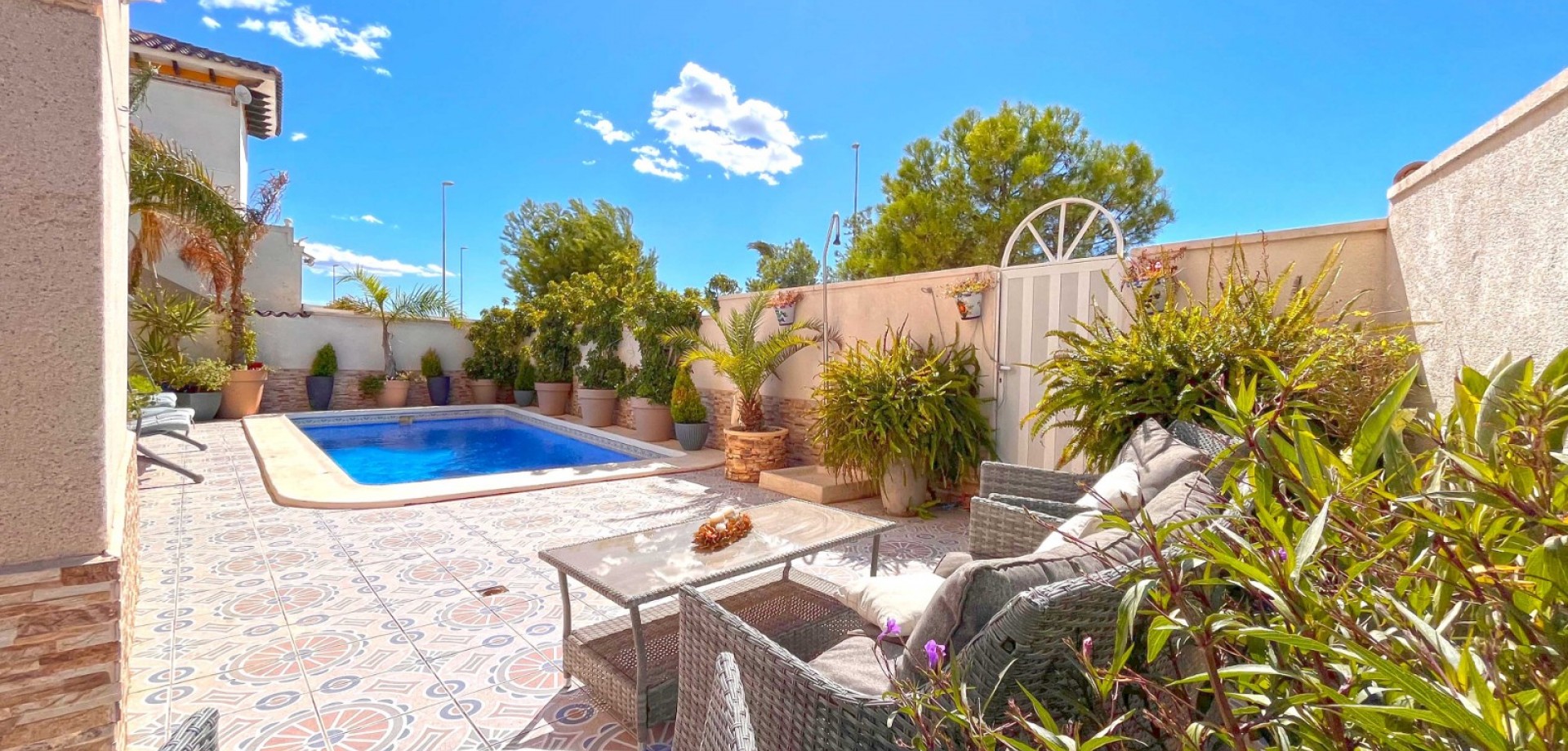 Exterior view in villa for sale in Orihuela Costa