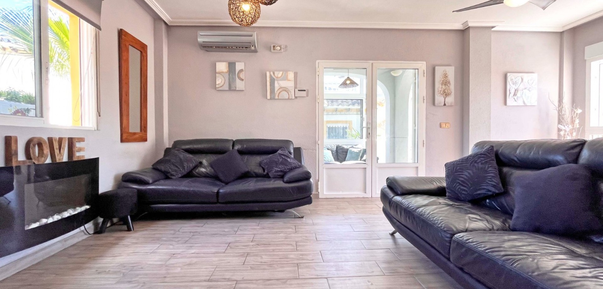 Bedroom in villa for sale in Orihuela Costa