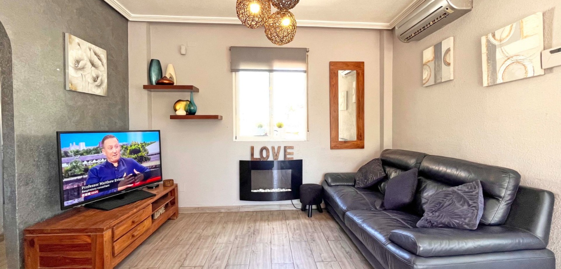 This exquisite 4-bedroom, 3-bathroom detached villa is situated at the end of a quiet cul-de-sac, of
