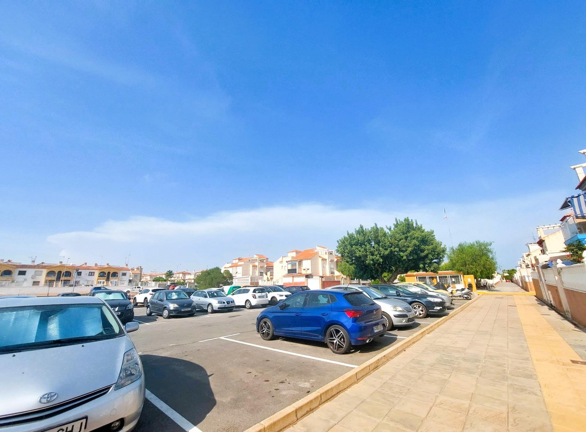 Dining area in bungalow for sale in Orihuela Costa