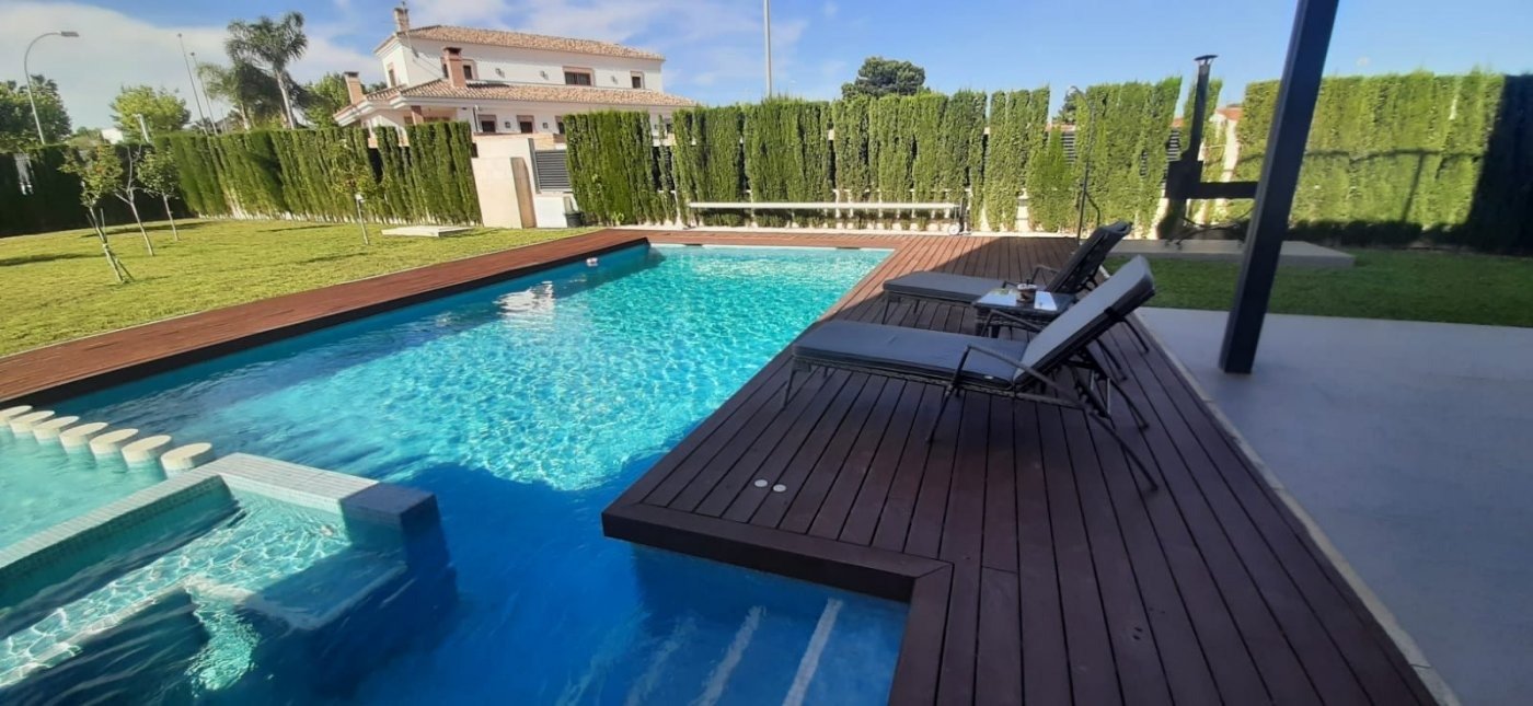 Terrace in villa for sale in San Javier