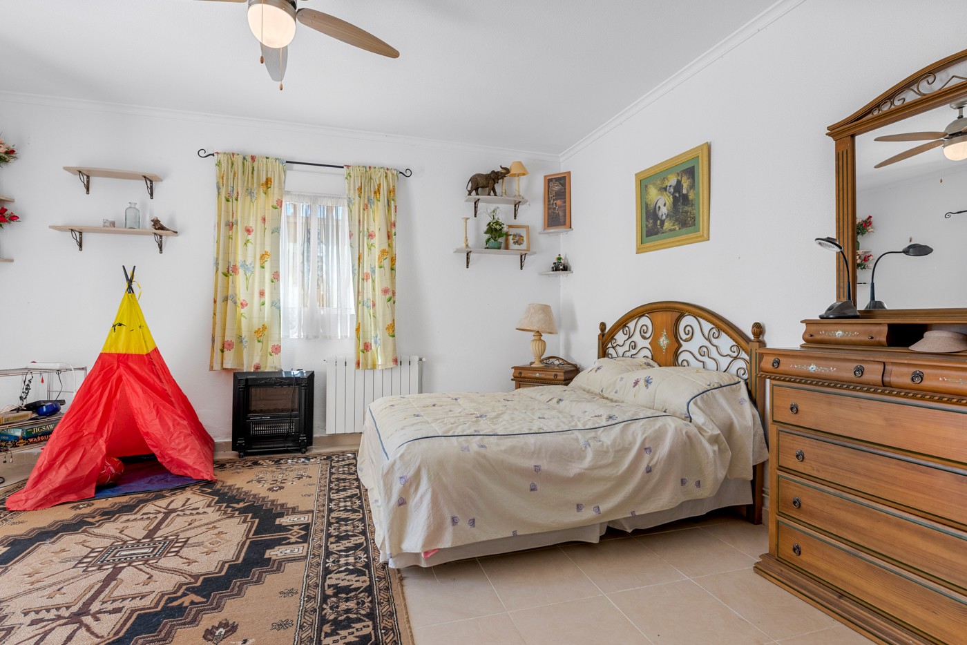 Dining area in villa for sale in Jacarilla