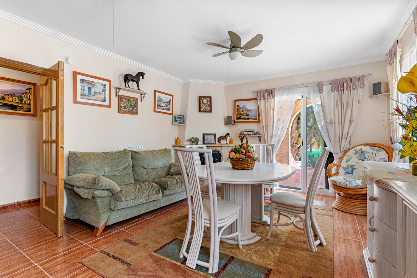 Exterior view in villa for sale in Jacarilla