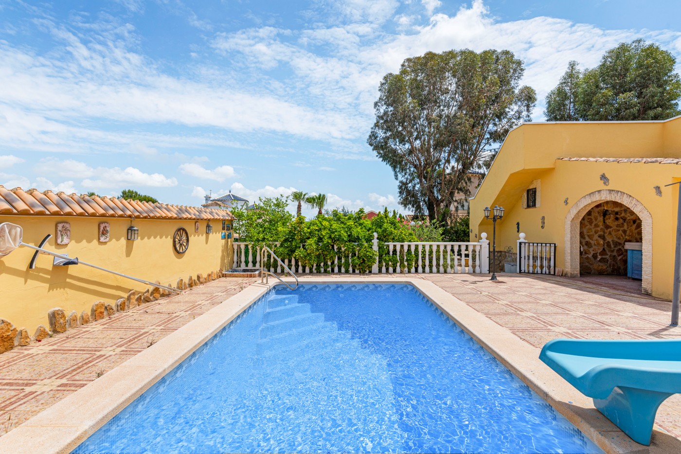 Dining area in villa for sale in Jacarilla