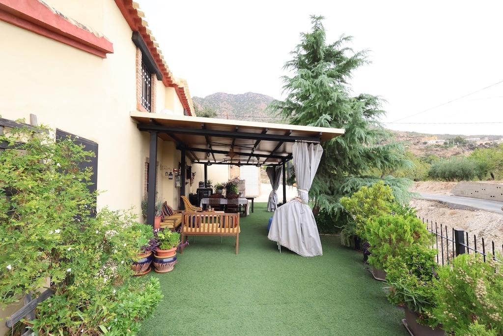 Pool area in villa for sale in Fortuna