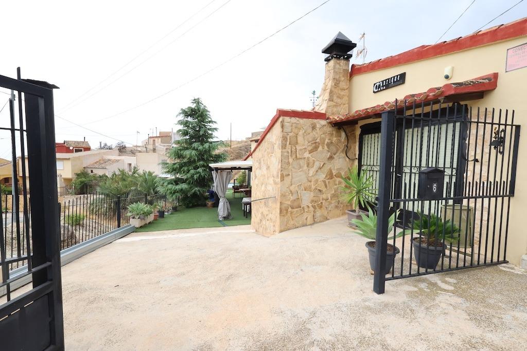Dining area in villa for sale in Fortuna