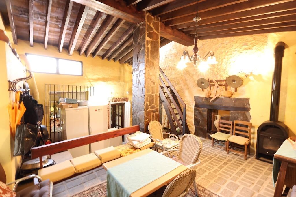 Pool area in villa for sale in Fortuna
