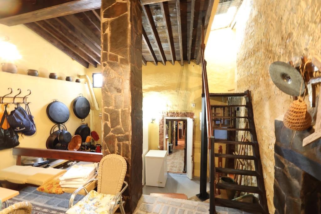 Bedroom in villa for sale in Fortuna