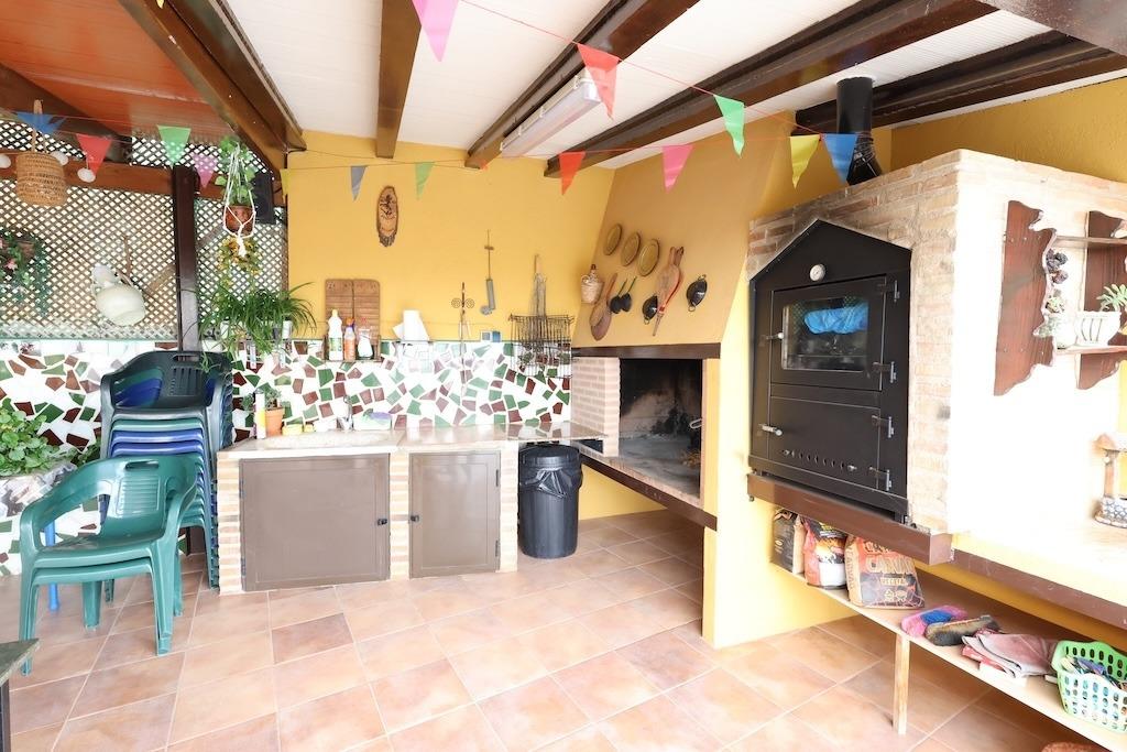 Pool area in villa for sale in Fortuna