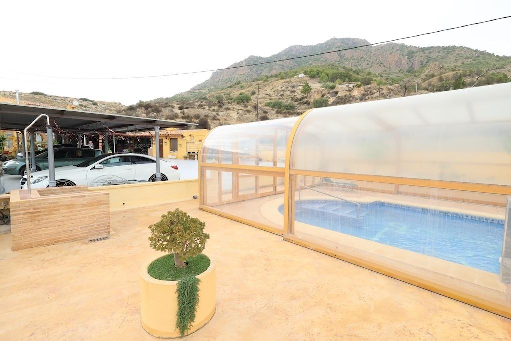 Kitchen in villa for sale in Fortuna