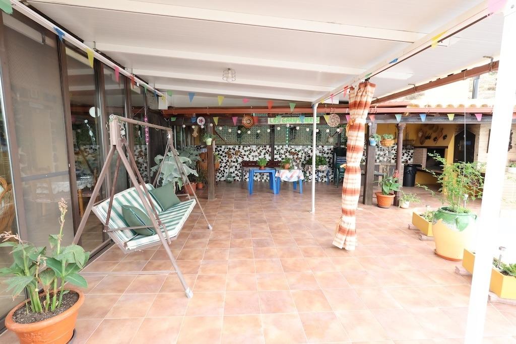 Garden in villa for sale in Fortuna