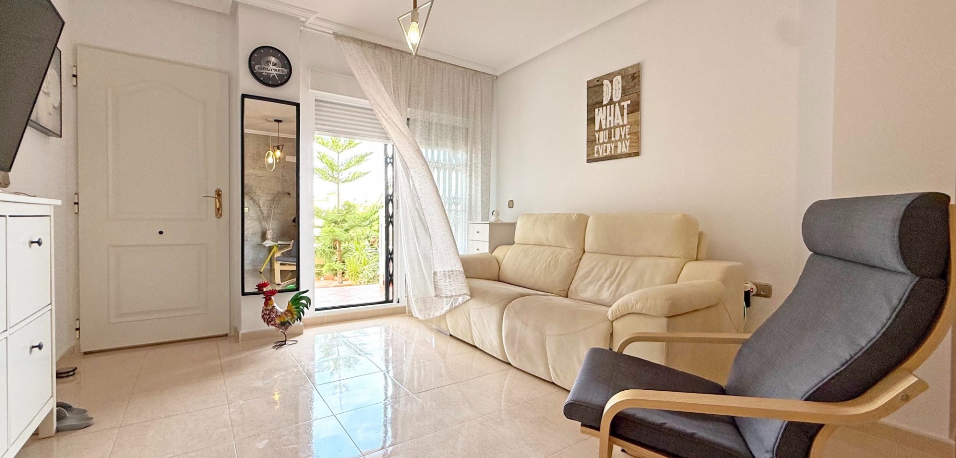 Dining area in apartment for sale in Orihuela Costa