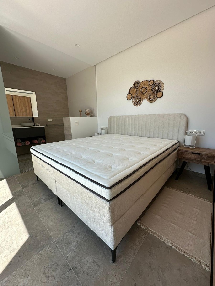 Bedroom in villa for sale in Benijofar