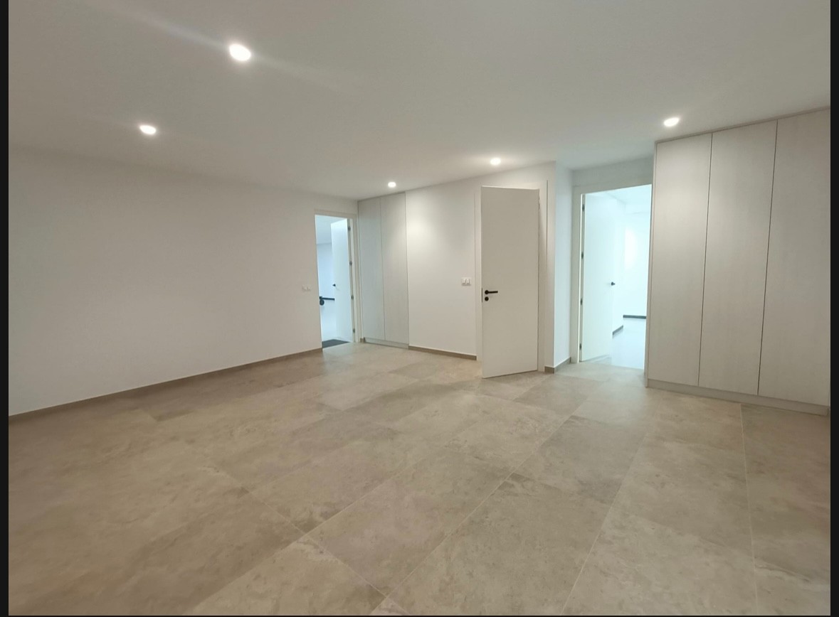 Pool area in villa for sale in Benijofar