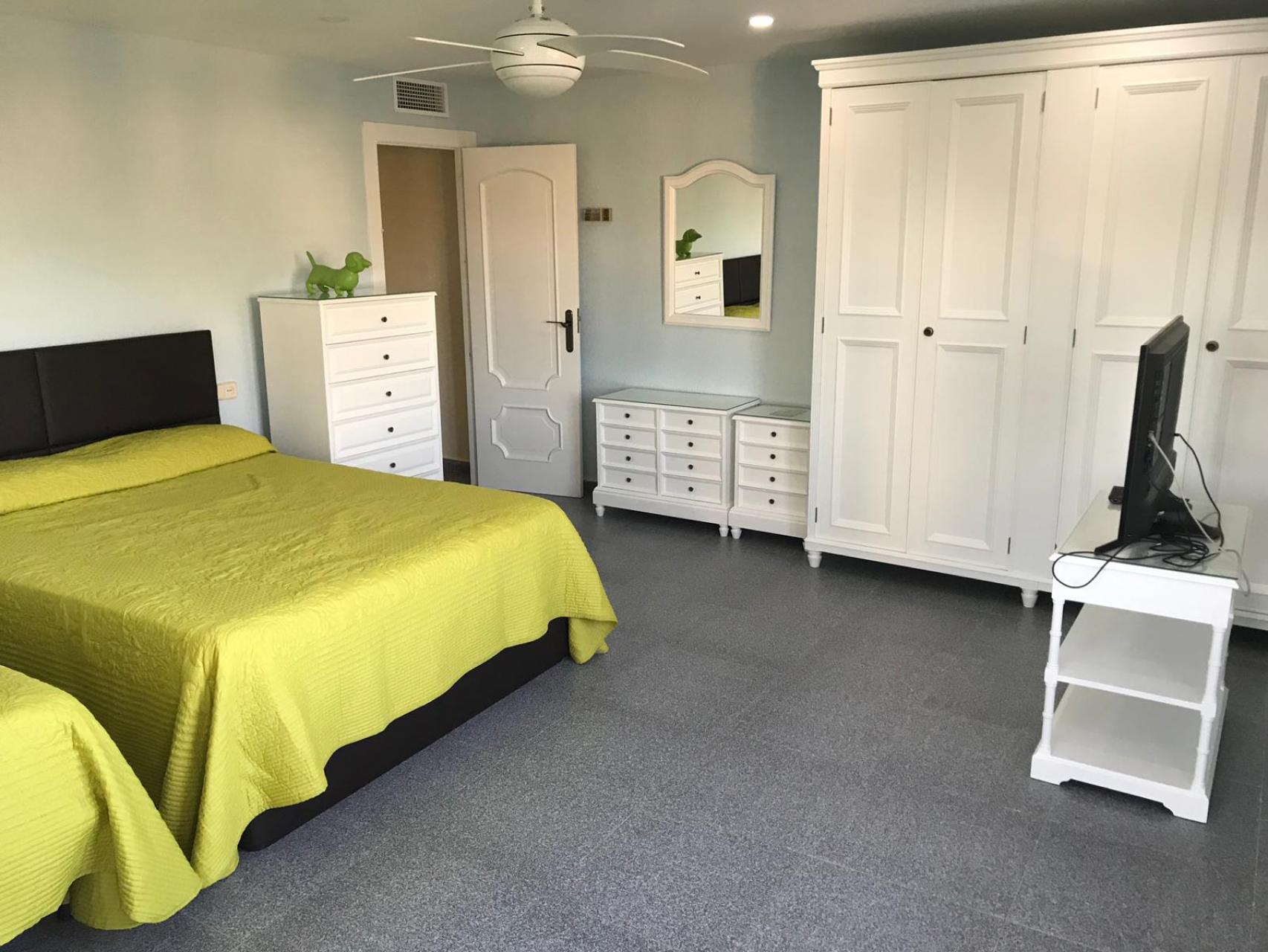 Garden in villa for sale in Orihuela Costa