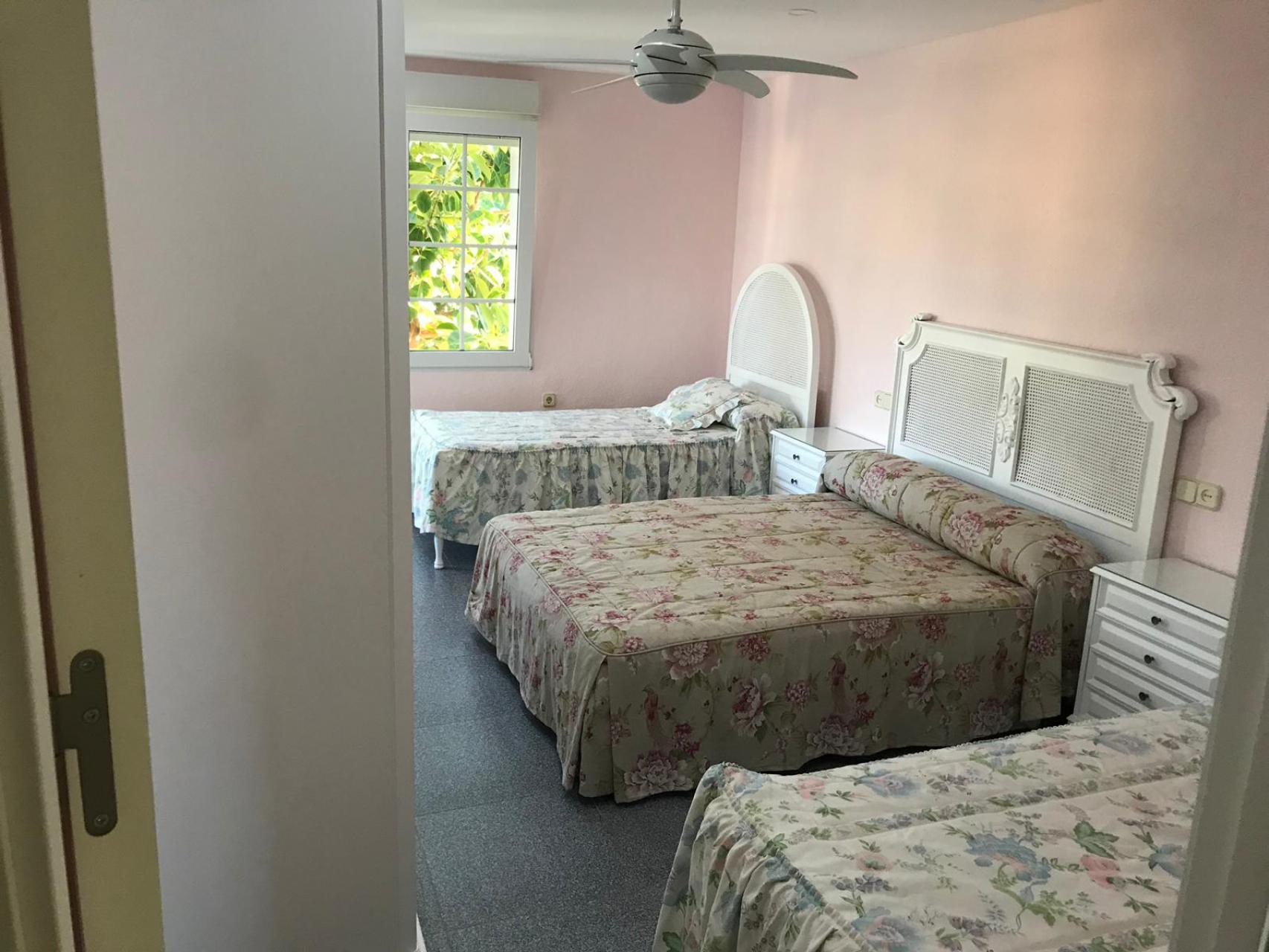Bedroom in villa for sale in Orihuela Costa