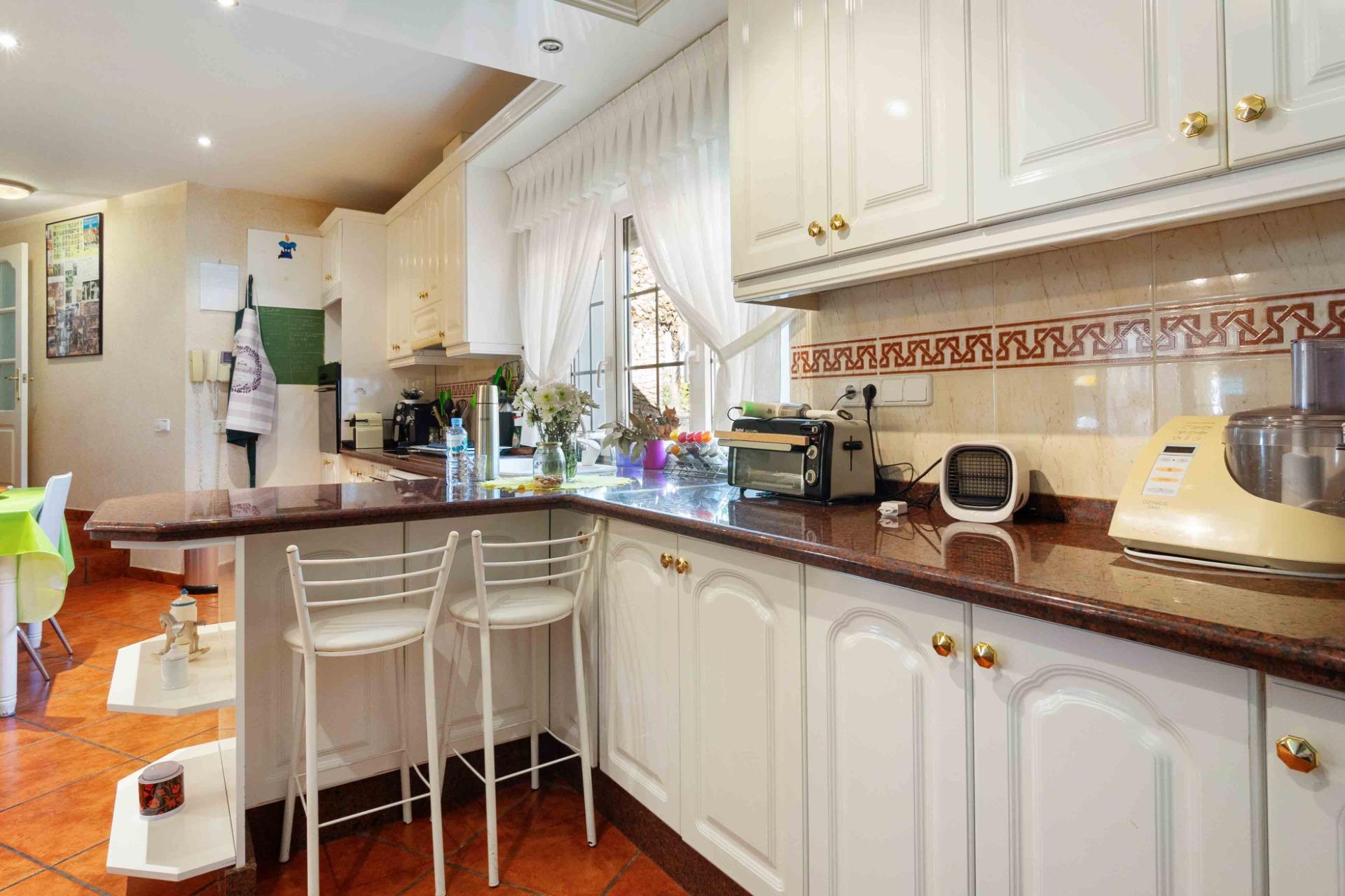 Kitchen in villa for sale in Cabo Roig