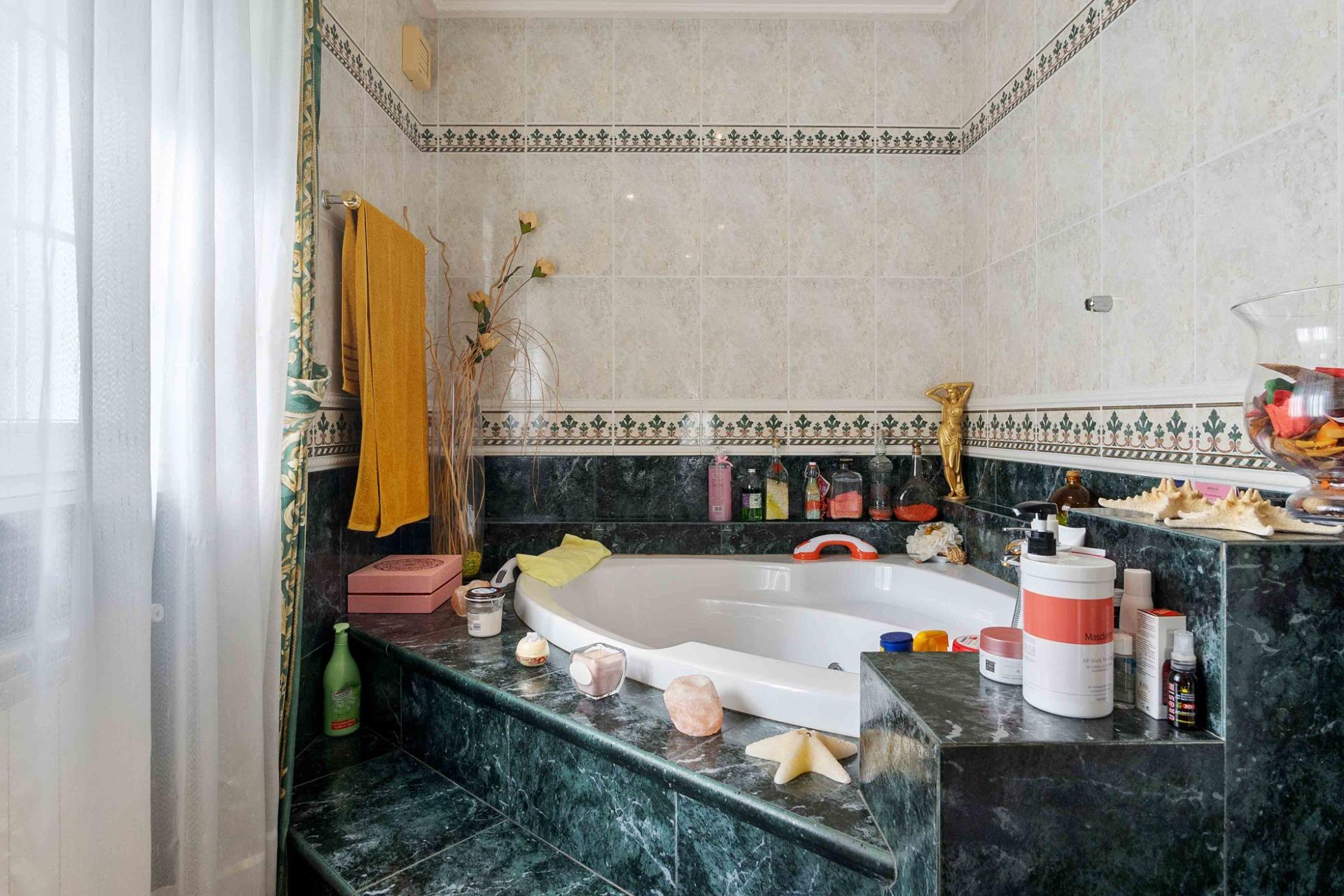 Bedroom in villa for sale in Cabo Roig