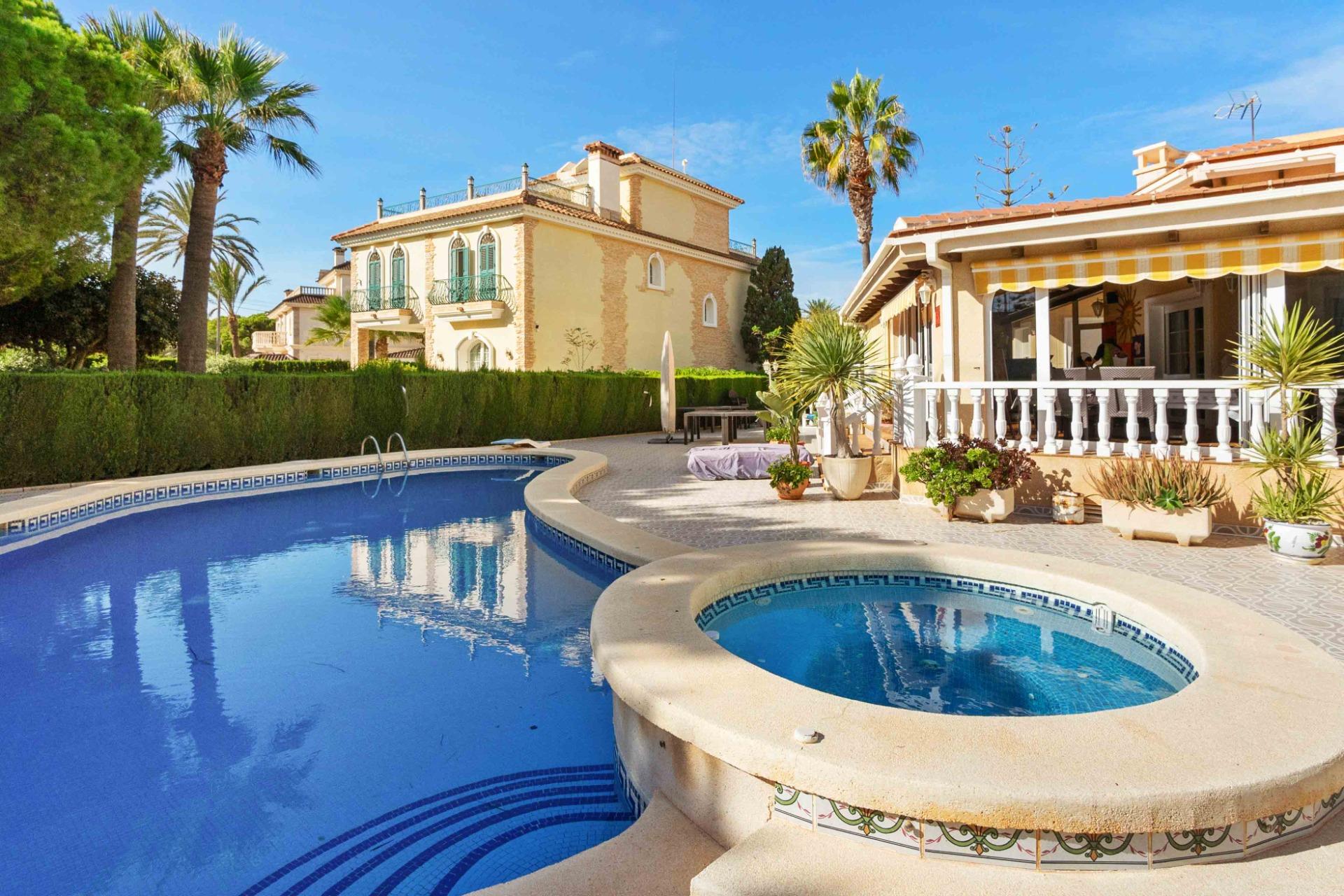Terrace in villa for sale in Cabo Roig