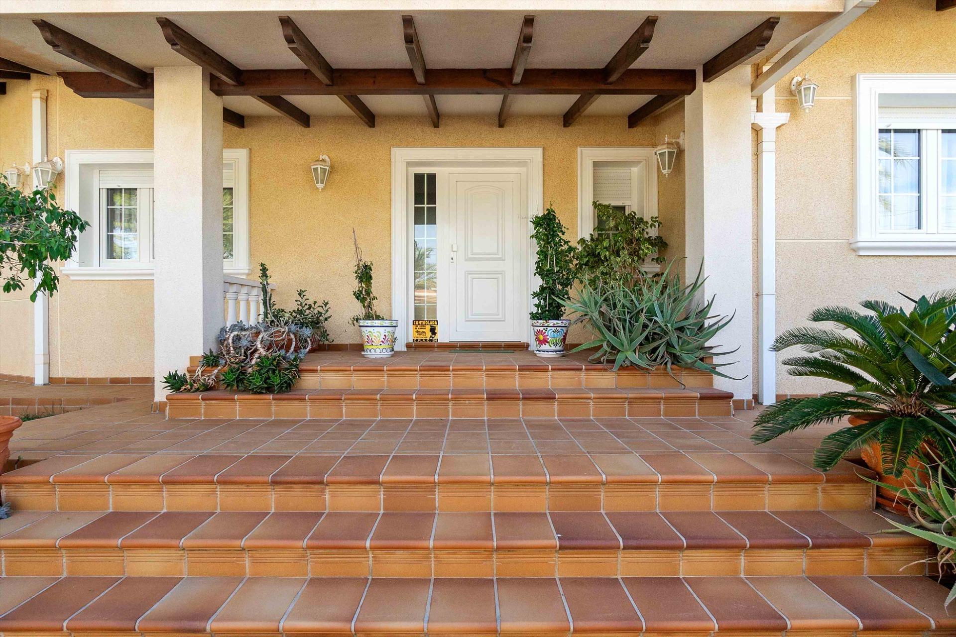Bathroom in villa for sale in Cabo Roig