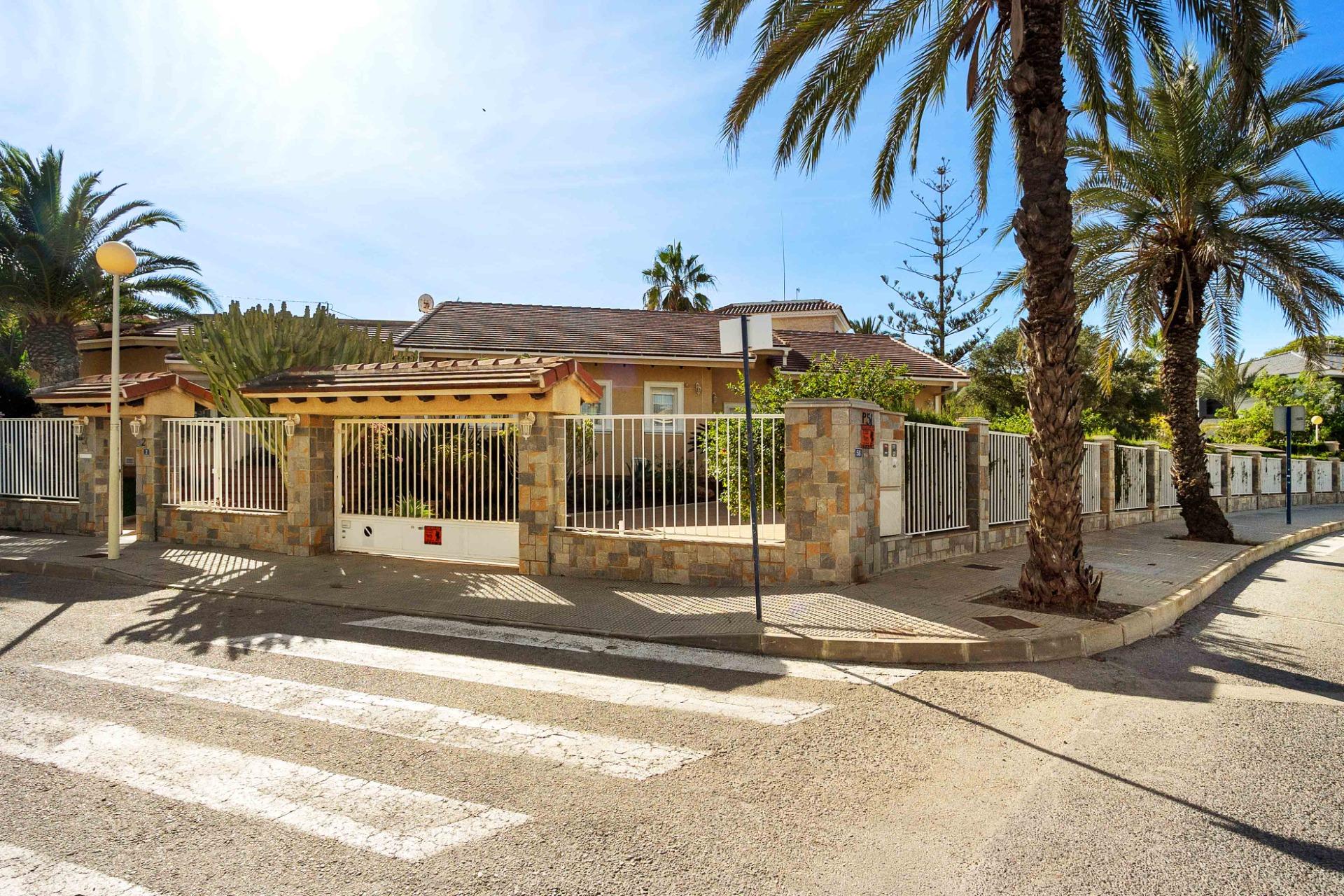 Terrace in villa for sale in Cabo Roig