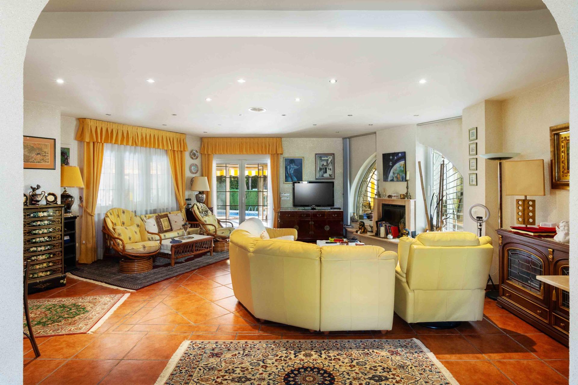 Garden in villa for sale in Cabo Roig
