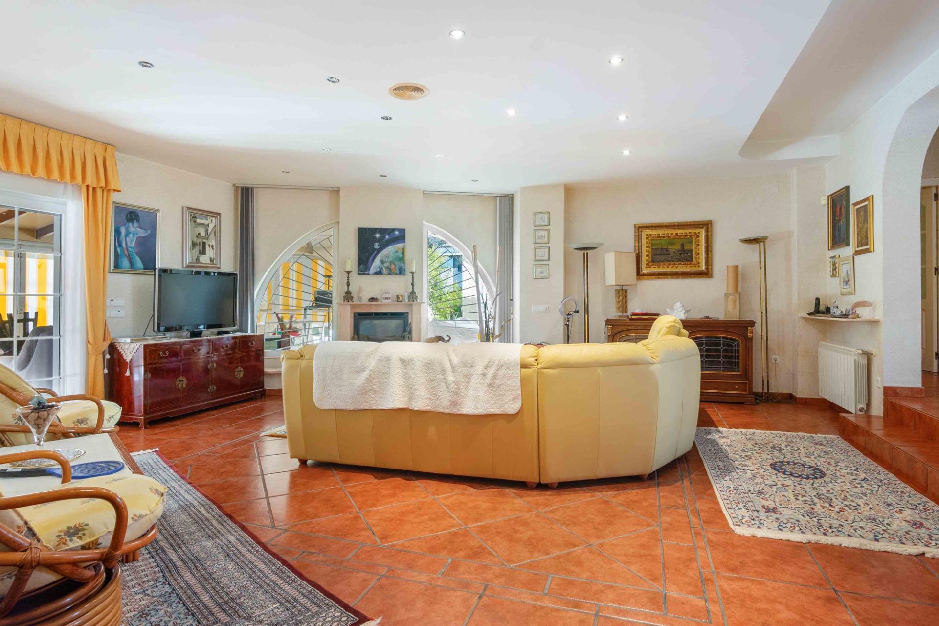 Bedroom in villa for sale in Cabo Roig