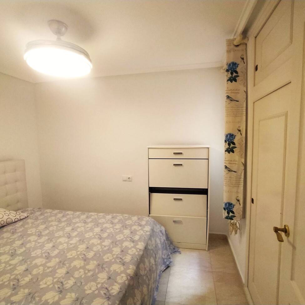 Master bedroom in apartment for sale in Torrevieja