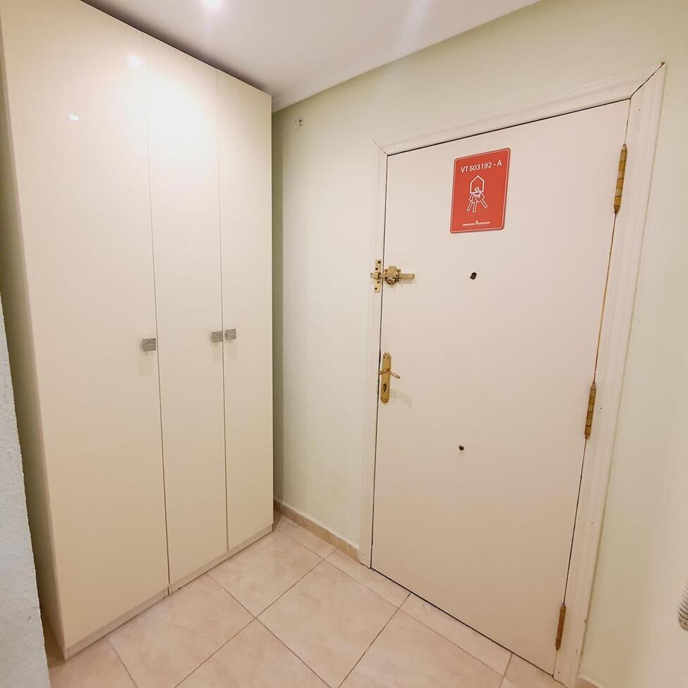 Bedroom in apartment for sale in Torrevieja